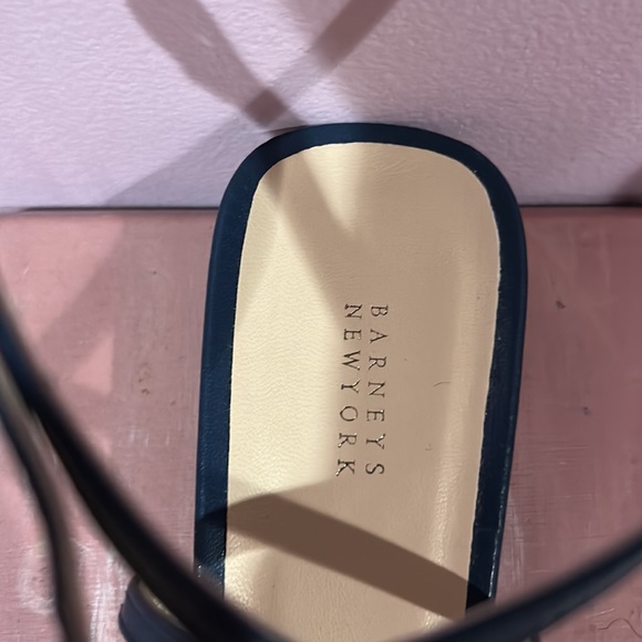 NWOT Barney’s NewYork summer sandal. Ankle wrap. Size 8,5 navy color. - Picture 3 of 8